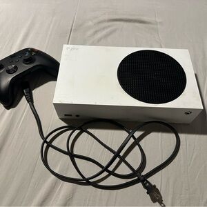 Series S Console with Black Controller